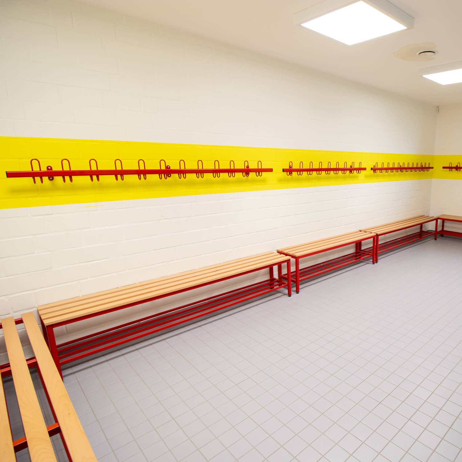 umkleidekabine der sporthalle